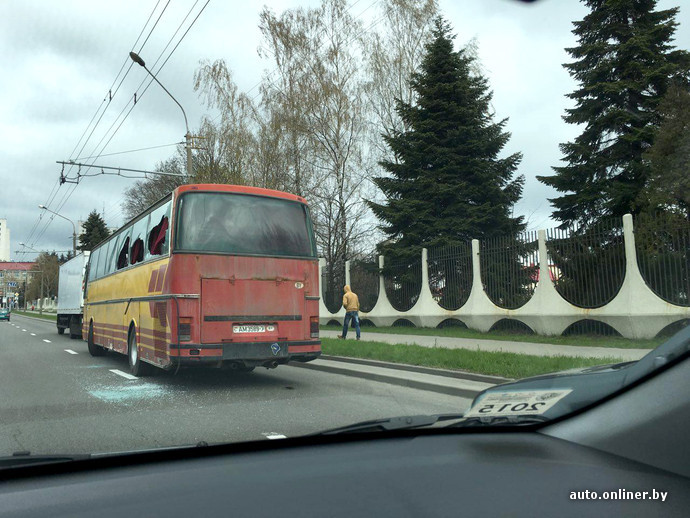 Мінчук пасварыўся з жонкай, скраў аўтобус і паехаў па горадзе (фота)