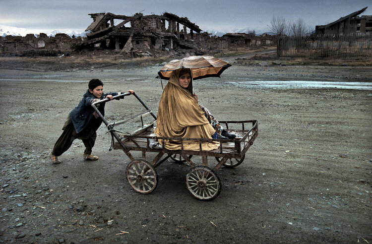 Шведского журналиста, победителя World Press Photo депортируют из Беларуси