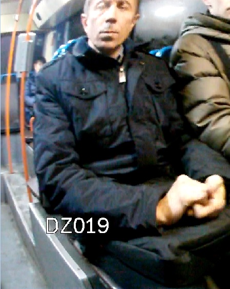 У мінскім тралейбусе "заяц" пырснуў кантралёру пярцовым балончыкам у вочы 