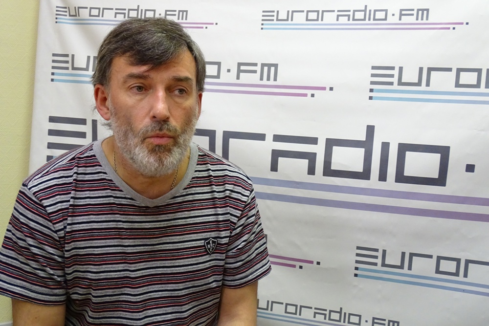 Максімкаў і Бонд: Naviband мусілі вярнуцца, развесціся і яшчэ раз ажаніцца