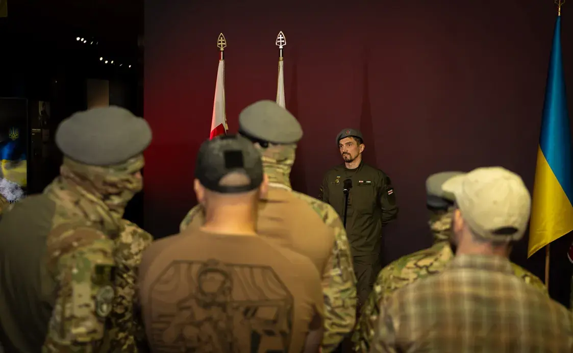 “Узнагародзіць Мікіту было за што”. Хто вырашаў, каму даваць медалі ў Кіеве?