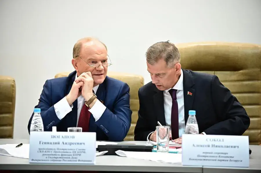 За Лукашенко и русский мир: как партии в Беларуси имитируют оппозицию