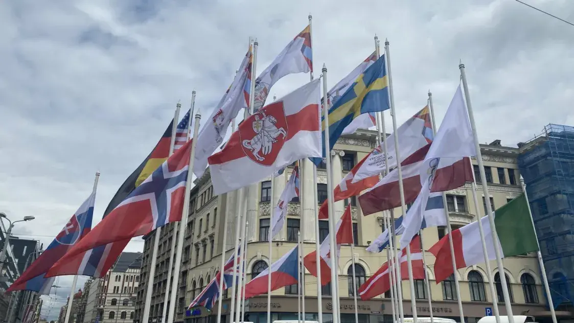 Думаем як еўрапейцы, але баімся Расіі: як беларусам наблізіцца да Еўропы 