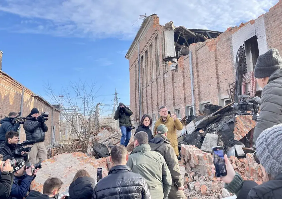 Міністр замежных спраў Германіі аглядала руіны ў Харкаве