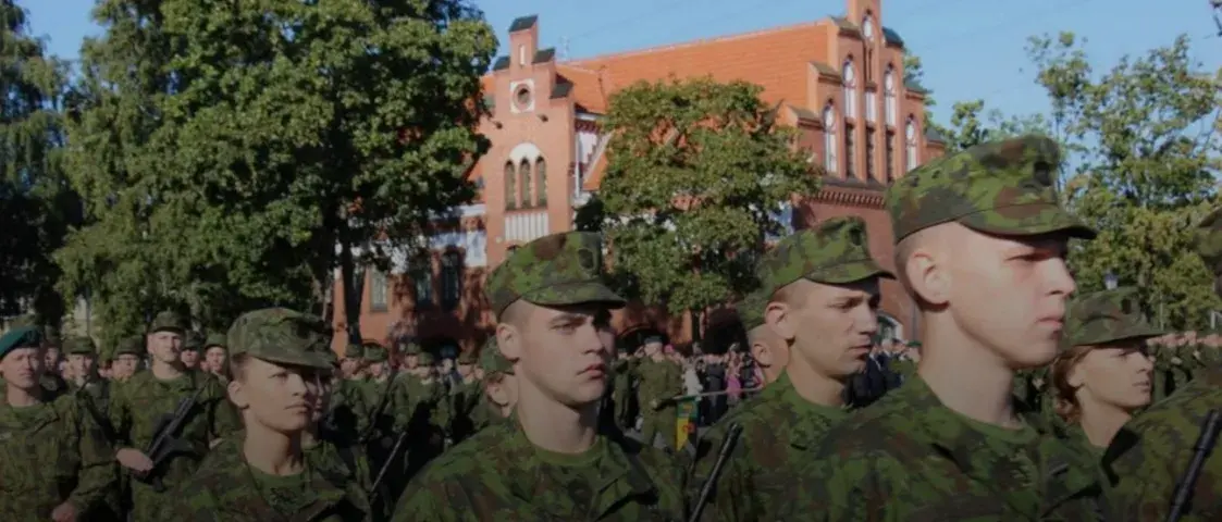 У Літве ў войска будуць прызываць адразу пасля школы