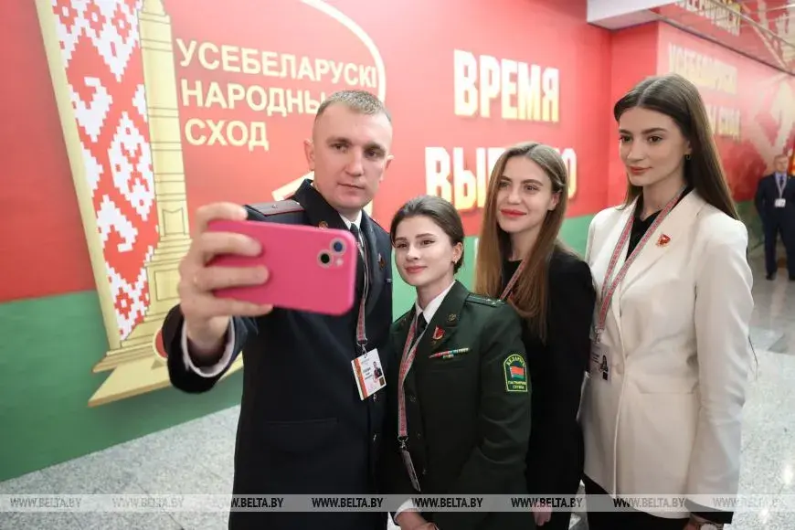 Лукашэнка і не думае пра транзіт улады? Эксперт — пра сэнс УНС