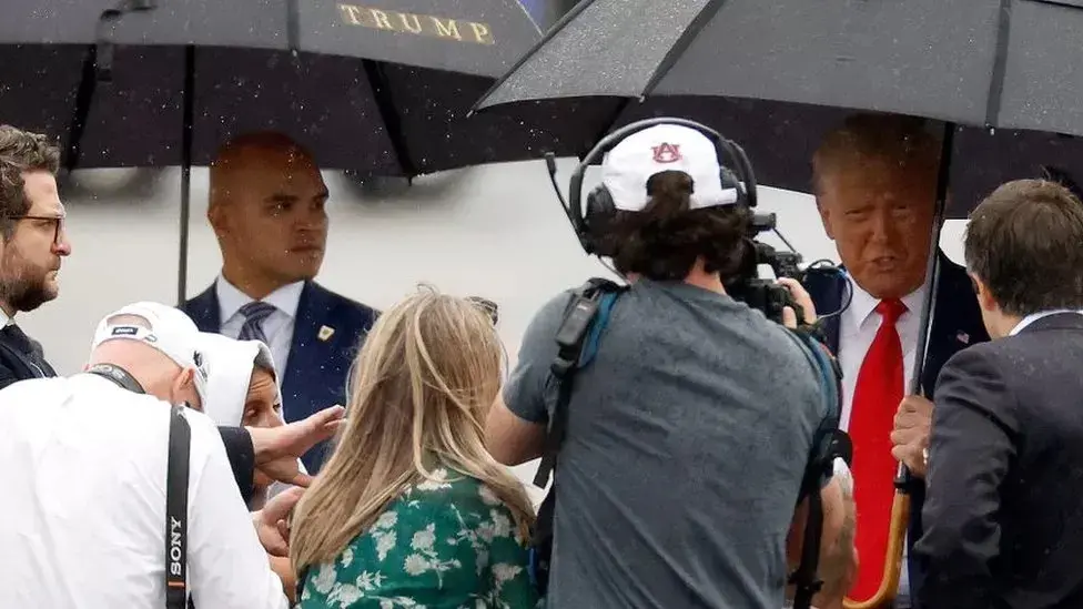 Трамп в суде (снова), а полиция нравов на улицах Ирана (снова) — #ИхНравы