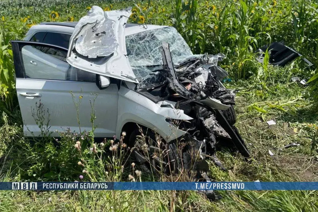У страшнай аварыі на Гомельшчыне адзін чалавек загінуў, сем трапілі ў шпіталь