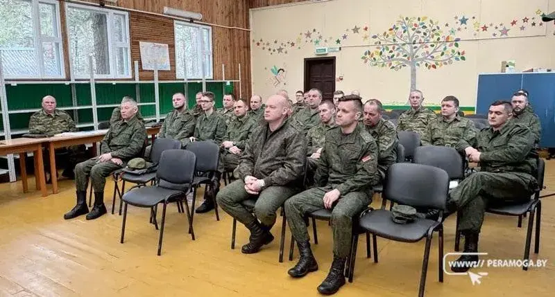Спецназаўцы ў масках праводзілі заняткі з тэрабаронай па тактычнай медыцыне