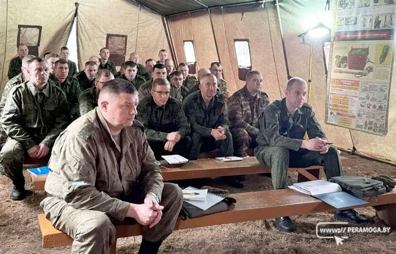 Спецназаўцы ў масках праводзілі заняткі з тэрабаронай па тактычнай медыцыне