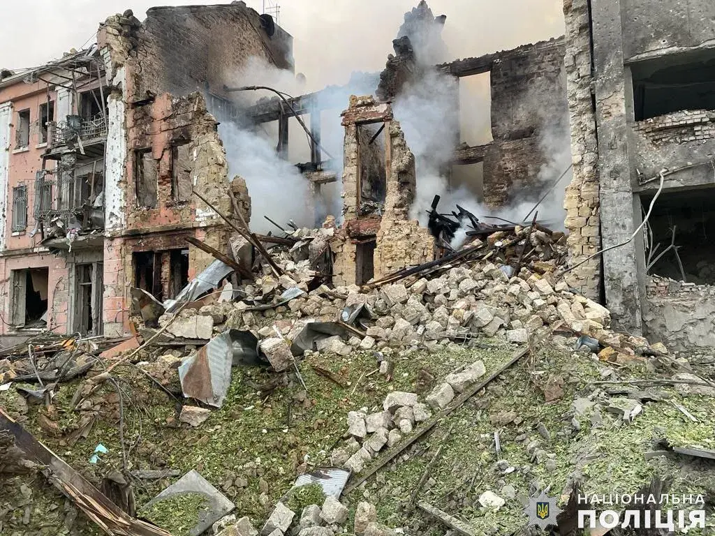Россияне ночью нанесли удар по Николаеву — среди пострадавших есть дети