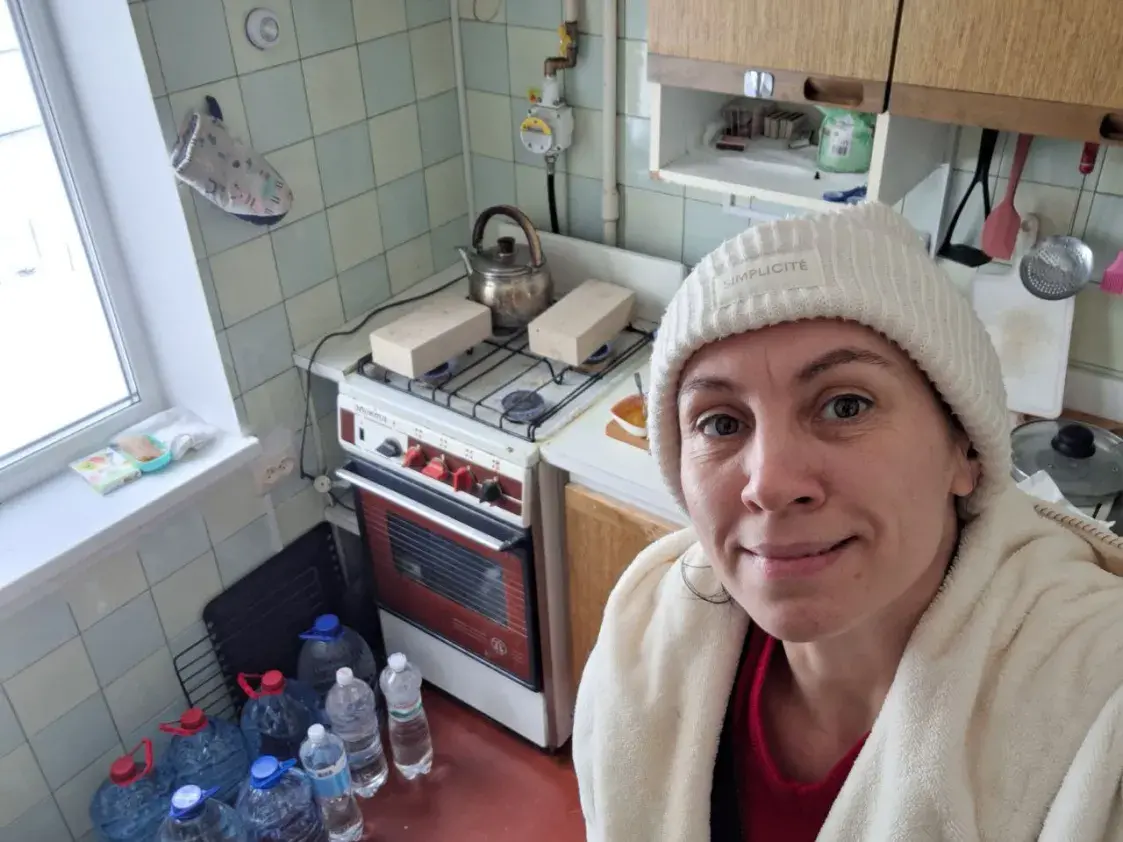 “Мы замерзаем, как в 40-х, просто медленнее”: как Киев выживает в блэкаут