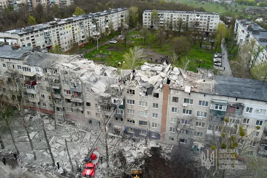 Горящая подстанция в Белгороде и пасхальный обмен пленными — 418-е утро войны