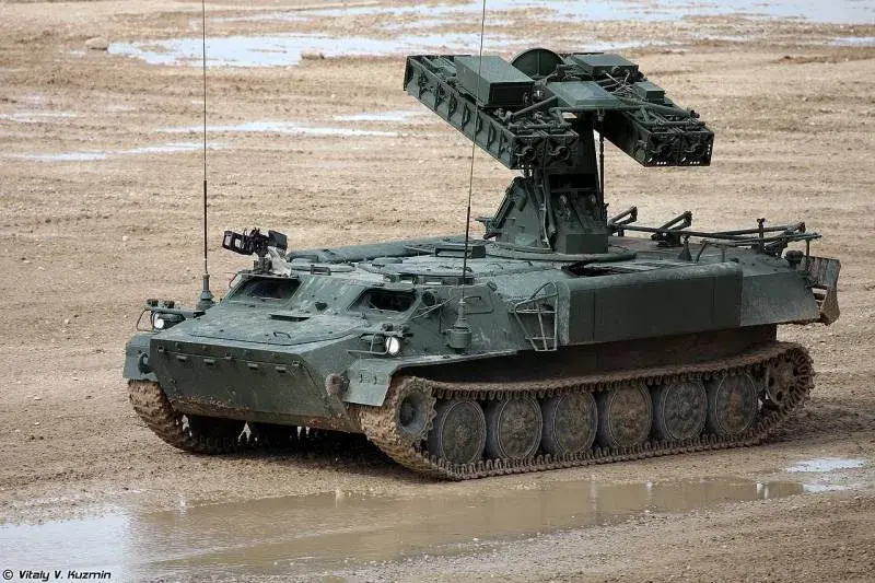 Составы с танками: какую военную технику Беларусь может передать России
