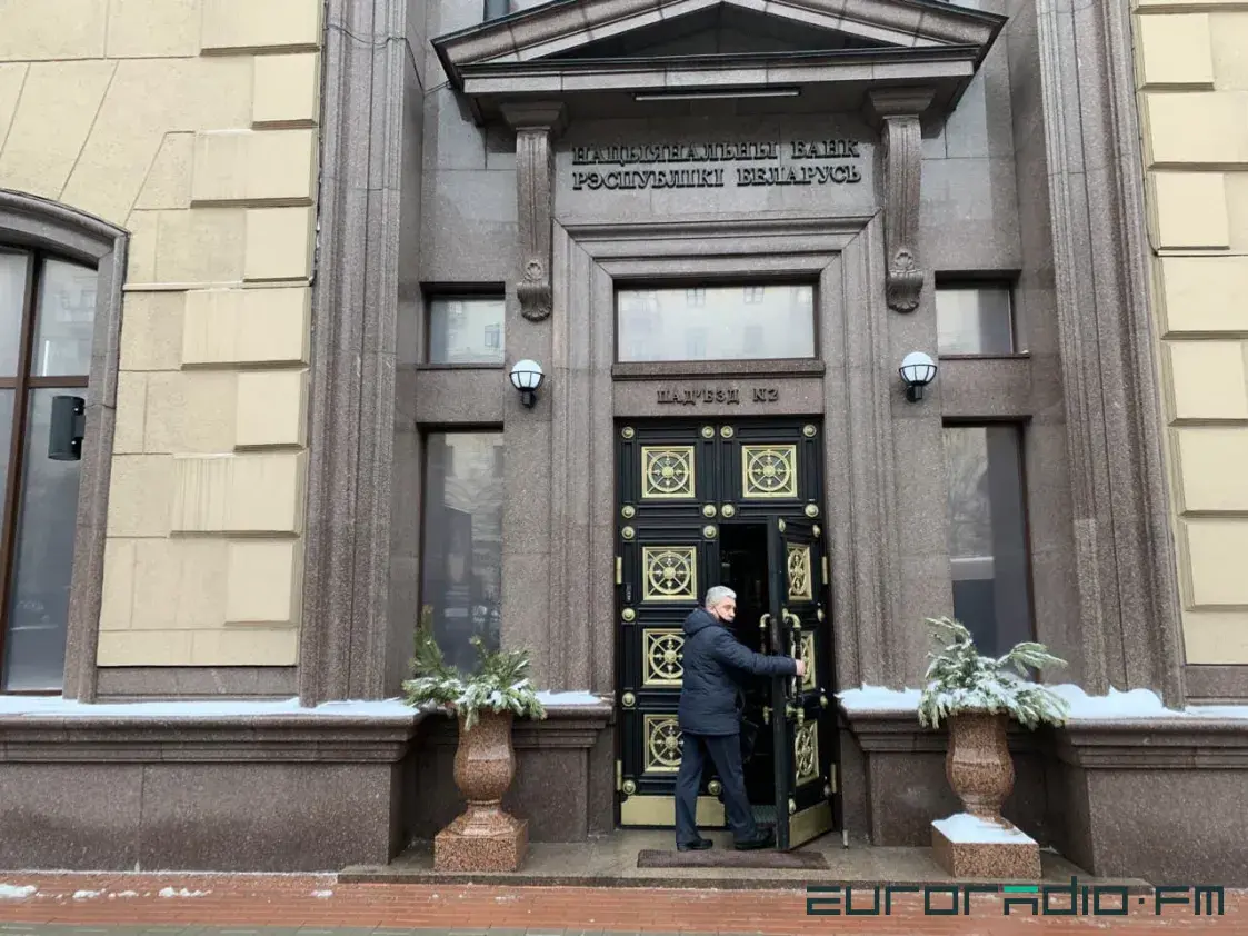Власти ждут, что доллар будет стоить 2,78 рубля в 2023 году. Что это значит?