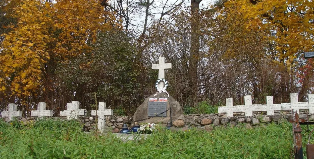 Так выглядала месца пахавання палякаў да таго, як яго зраўнялі з зямлёй па загаду беларускіх уладаў / Роберт Тышкевіч
