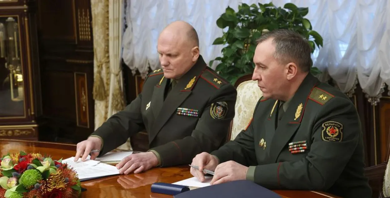 Председатель КГБ и министр обороны у Александра Лукашенко, 27 февраля 2023-го / БЕЛТА
