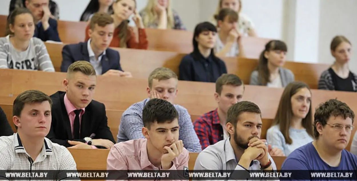 З ЦТ па фізіцы выгналі толькі аднаго абітурыента