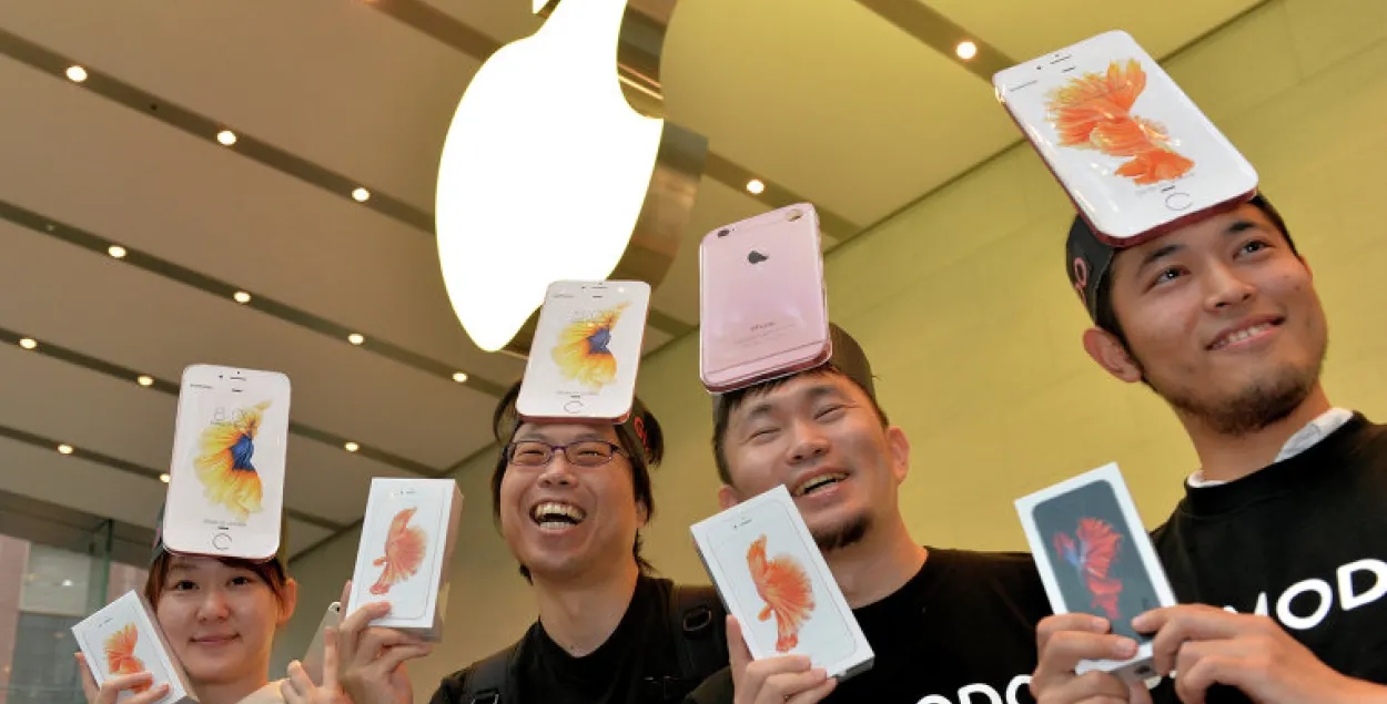 25 верасня ў рознічны продаж паступіў iPhone 6s (фота)