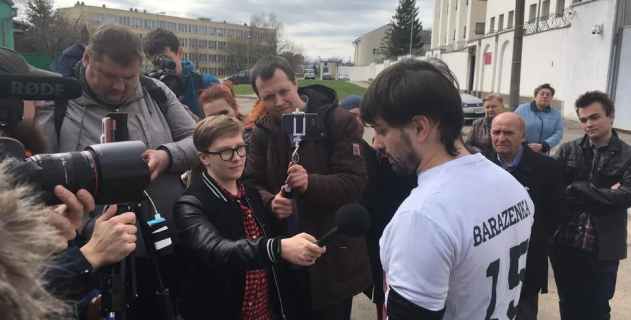 Александр Борозенко после суда в 2017 году&nbsp;/ фото Юлии Дорошкевич