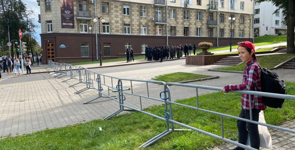 ПАДКАСТ ДНЯ: у Мінску студэнцкі марш, а Віктар Бабарыка стварае партыю