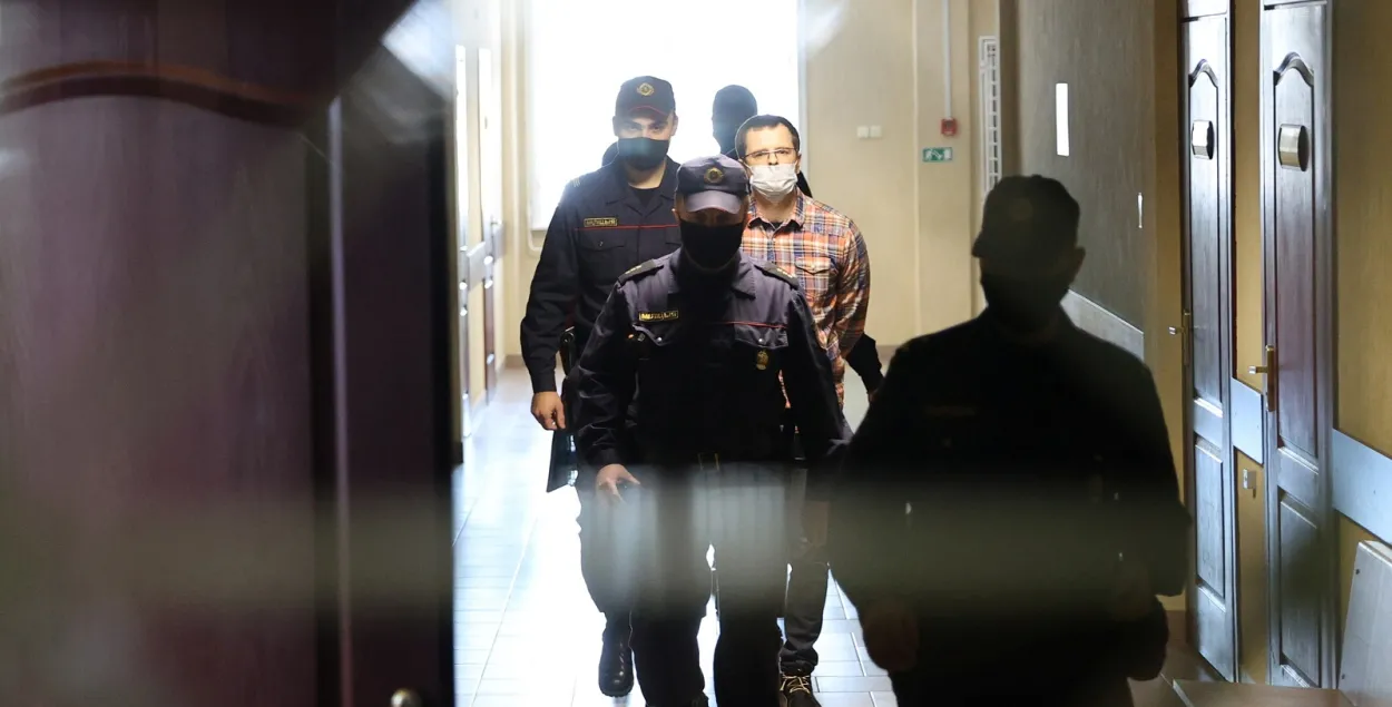 Врача Артема Сорокина судят вместе с журналисткой Катериной Борисевич / Ramil Nasibulin/BelTA / Handout via REUTERS​