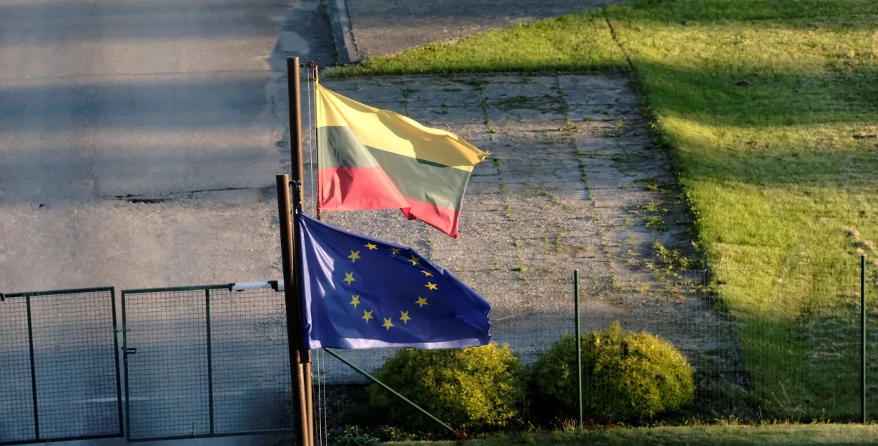 Літва не толькі будуе на мяжы з Беларуссю "калючы бар'ер", будзе і сцяна