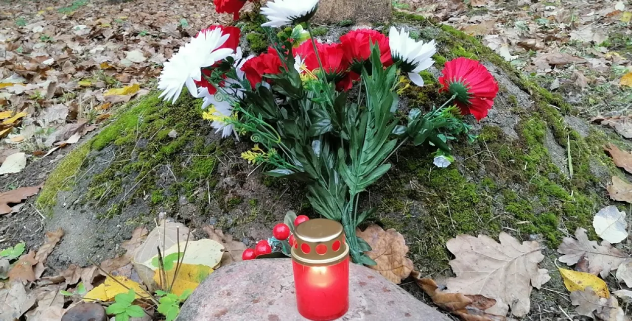 У "віцебскіх Курапатах" упарадкавалі самаробныя мемарыялы