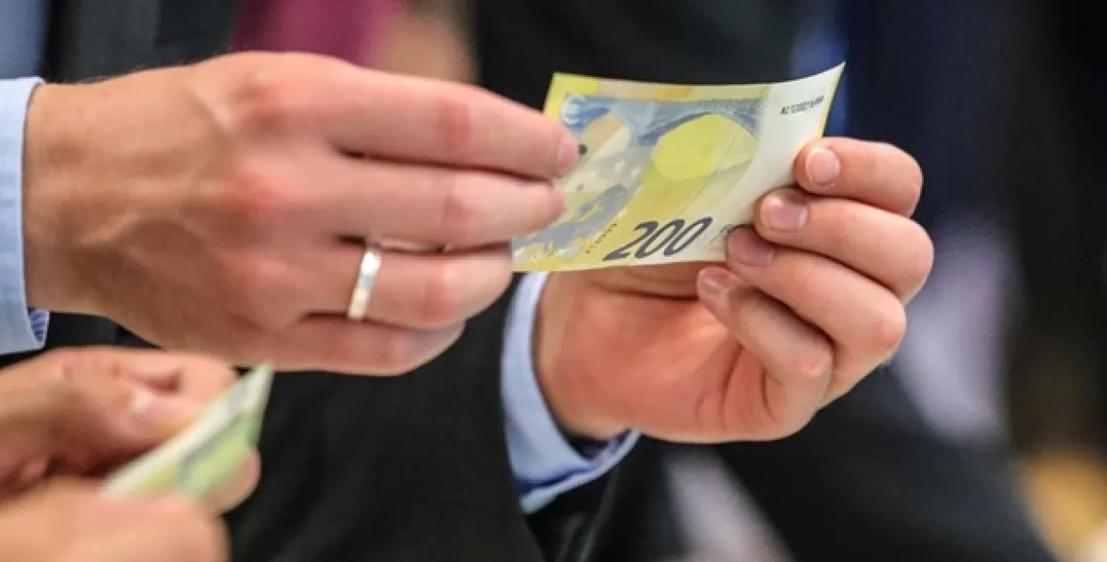 З'явіліся новыя банкноты еўра