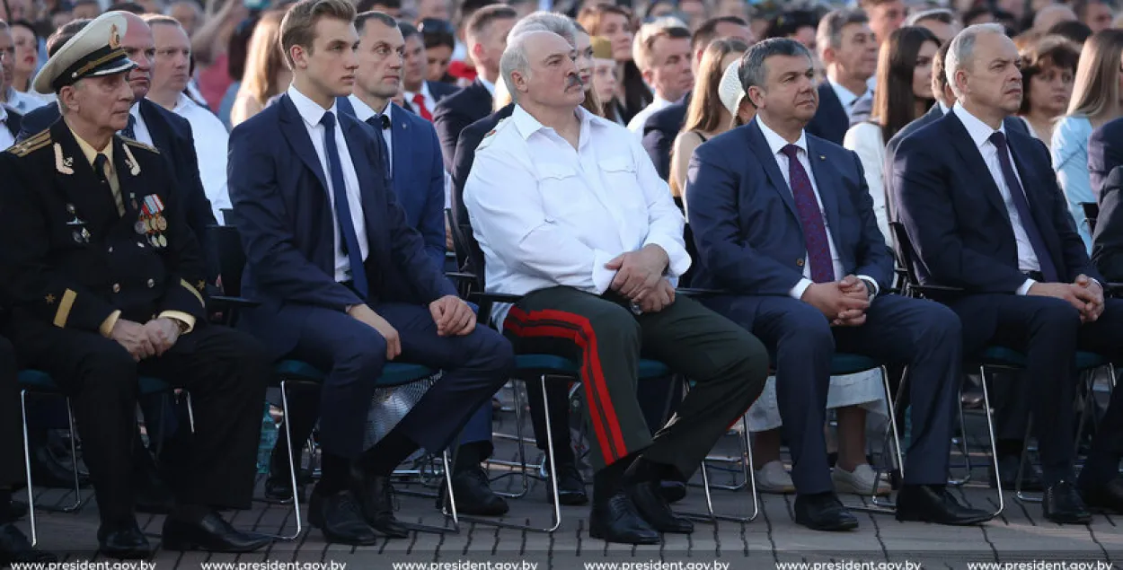 В мемориальном комплексе "Брестская крепость-герой" Александр Лукашенко эмоционально высказался о ЕС и санкциях / president.gov.by​
