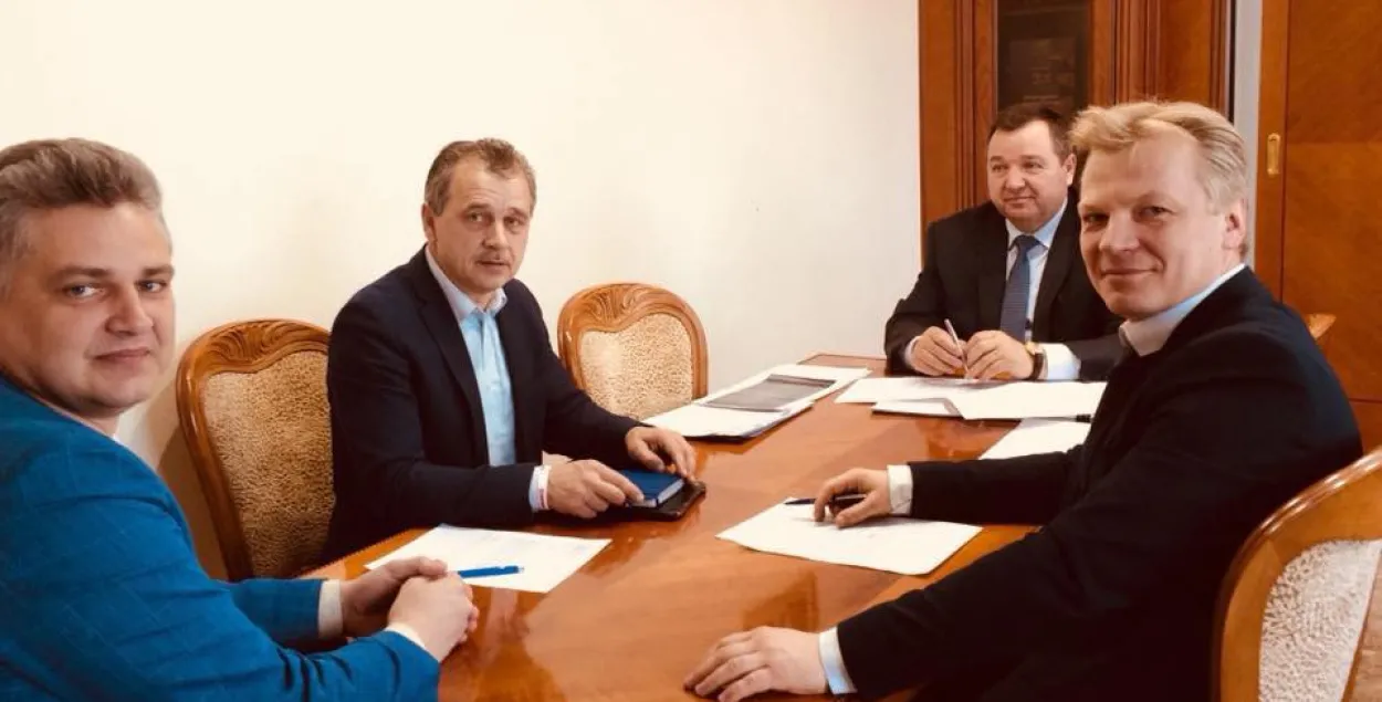 Апазіцыйныя дзеячы запрасілі міністра на “Чарнобыльскі шлях” (фотафакт)