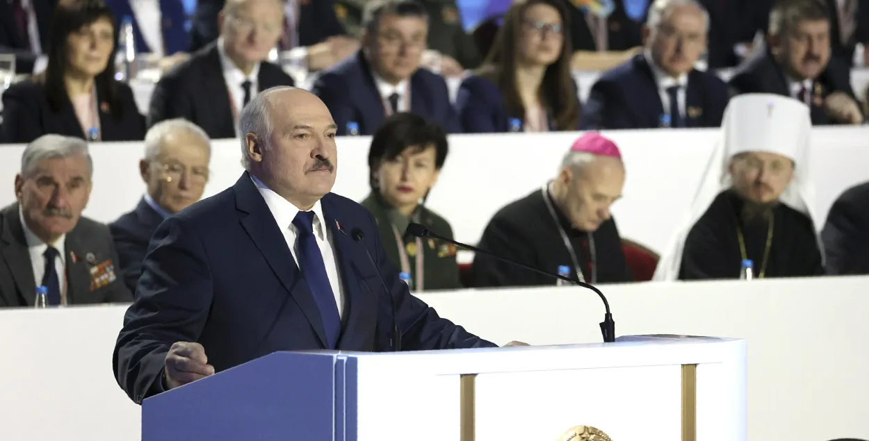 Александр Лукашенко на Всебелорусском народном собрании / REUTERS
