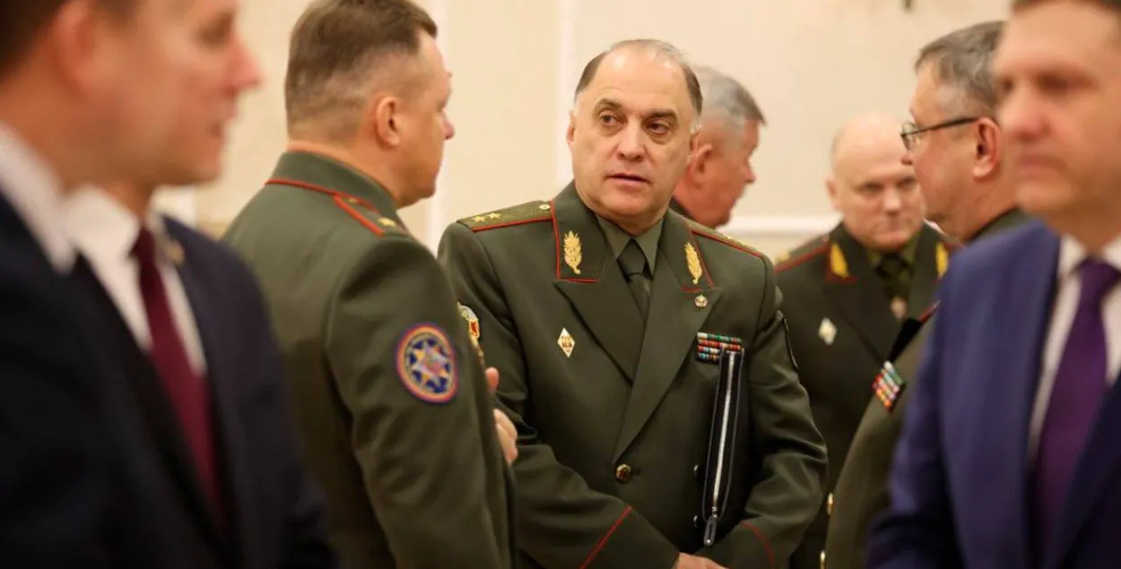 Іван Тэртэль трэці справа на заднім плане / t.me/modmilby
