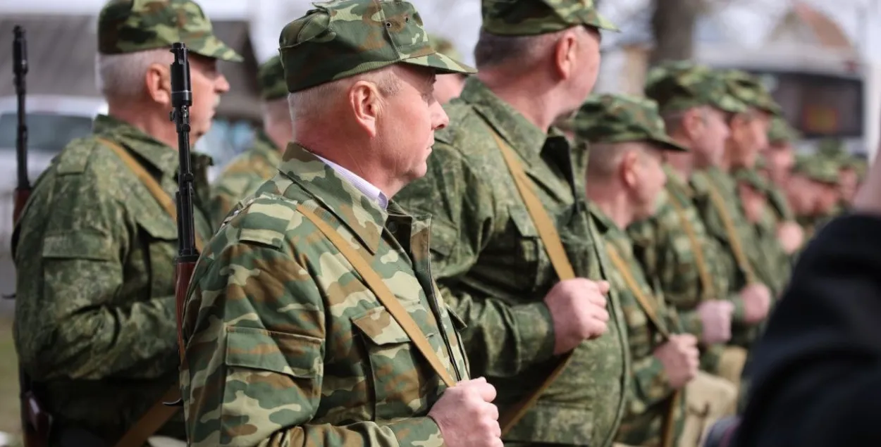 У "народным апалчэнні" толькі "свае", правераныя міліцыяй і дзяржбяспекай / t.me/modmilby/
