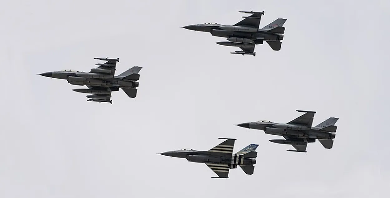 F-16 /&nbsp;Falcon® Photography
