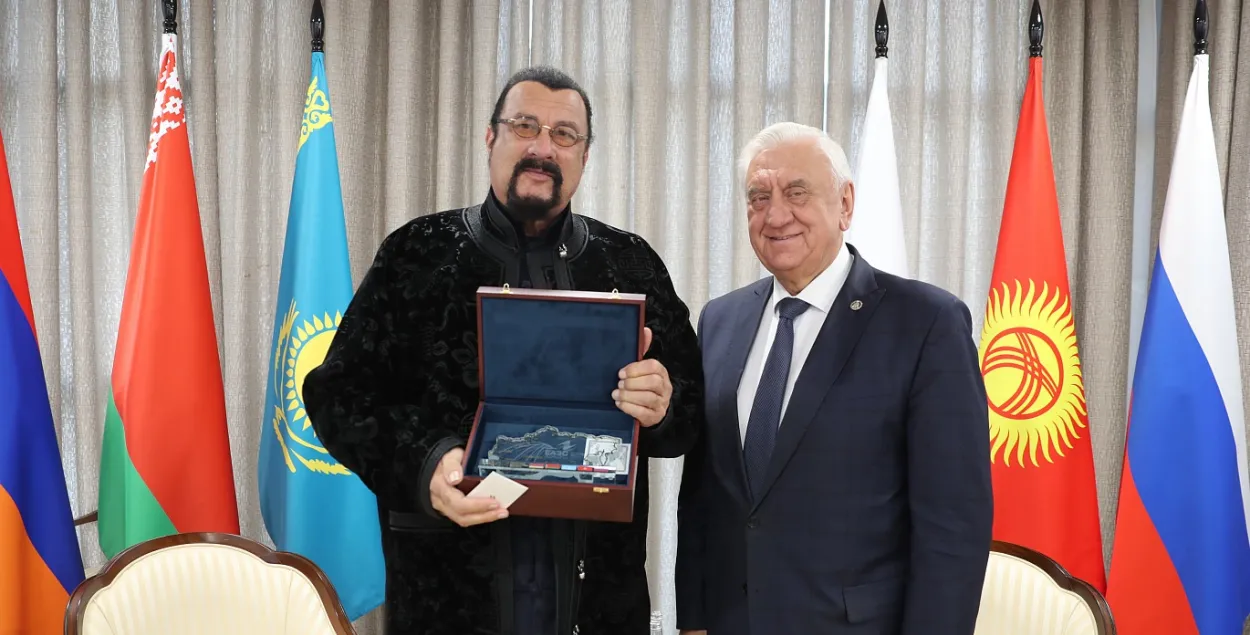 Стывен Сігал і Міхаіл Мясніковіч / eec.eaeunion.org
