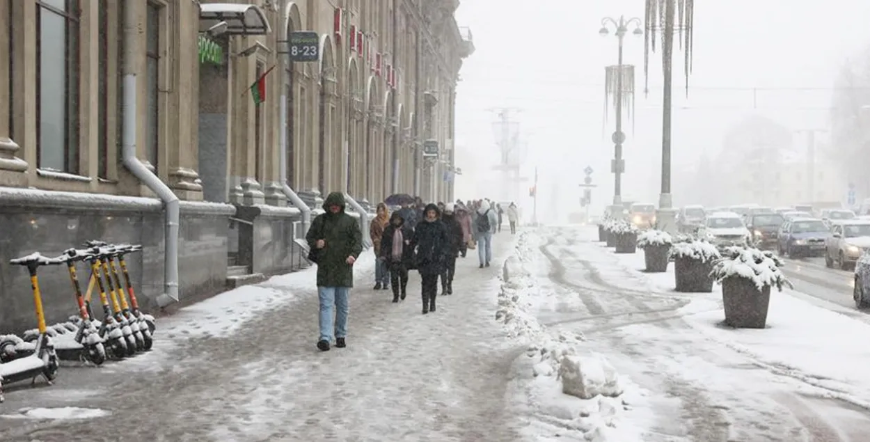 Снег в Минске, 28 марта / БЕЛТА
