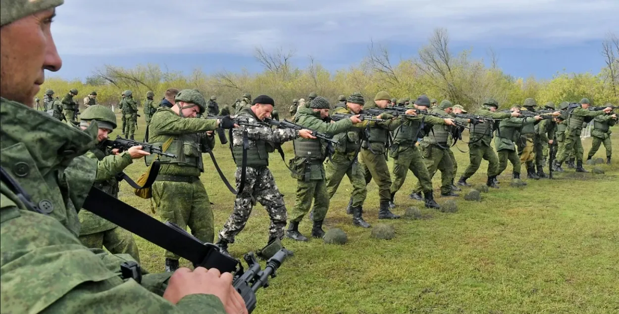 Перед отправкой на фронт / ria.ru

