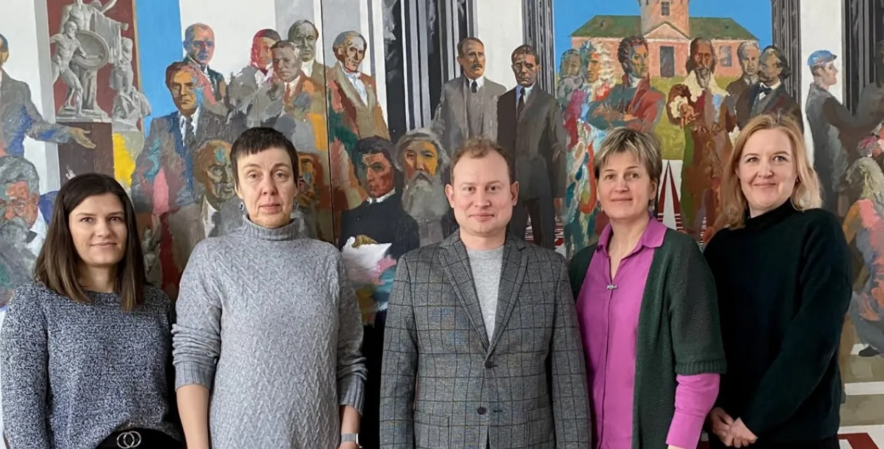 Уполномоченный Офиса Тихановской Виталий Молчанов и представительницы Тартуского университета / t.me/tsikhanouskaya/
