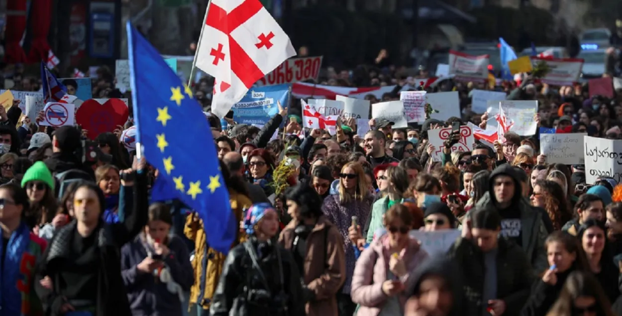 Пратэстоўцы ў Тбілісі / Reuters
