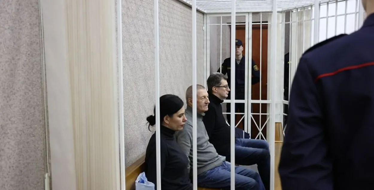 Ирина Бут-Гусаим, Александр Ярошук и Сергей Антусевич в суде / БЕЛТА
