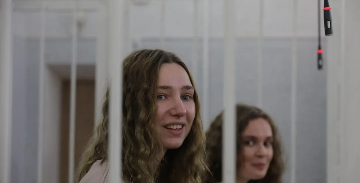Дарья Чульцова и Екатерина Андреева в суде / "Белсат"​