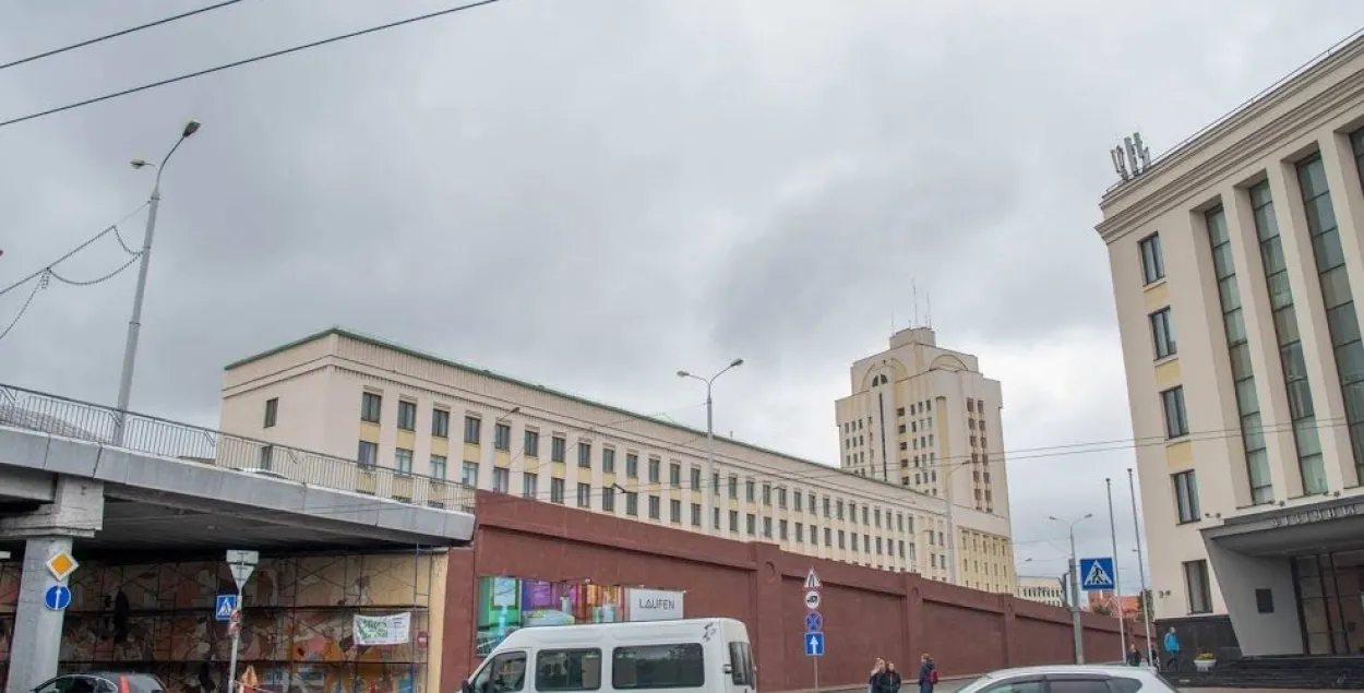 Аўтамабілі на вуліцах Мінска / Еўрарадыё