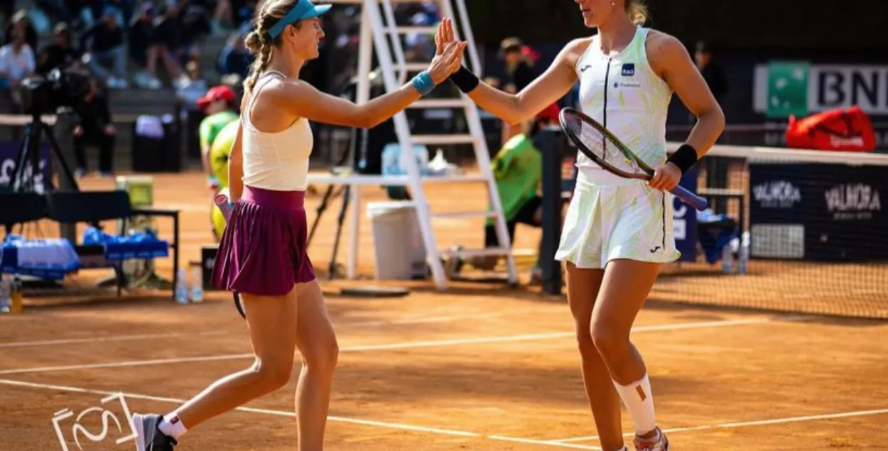 Вікторыя Азаранка і Беатрыс Хадад Мая / j48tennis.net
