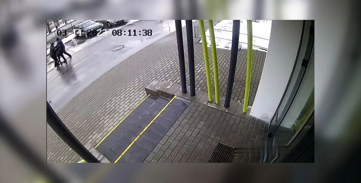 Затрыманне Дзмітрыя Баяровіча / кадр з відэа
