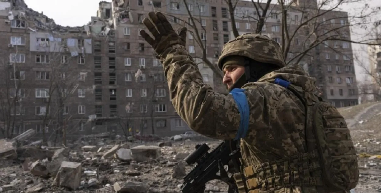Украинский боец в Мариуполе​ / АР