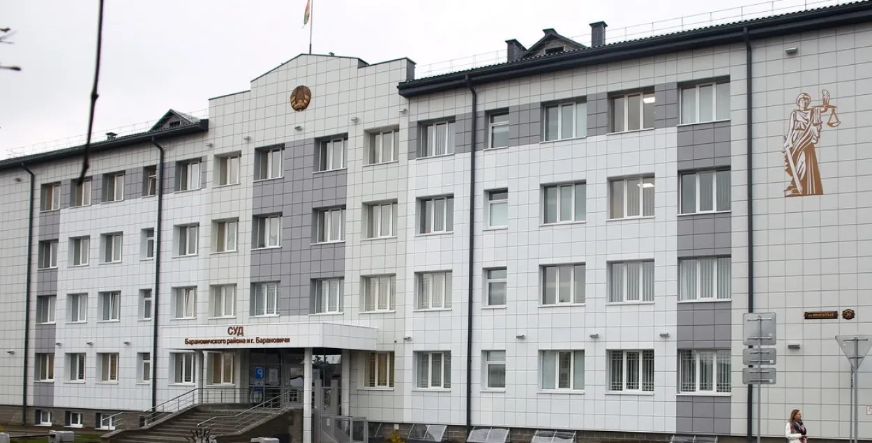 У Баранавічах асудзілі дырэктара завода, які спрабаваў змыць хабар у прыбіральні