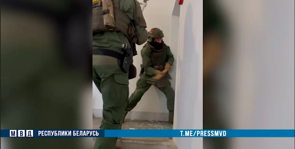 Штурм компании "Белагро" / кадр из видео МВД
