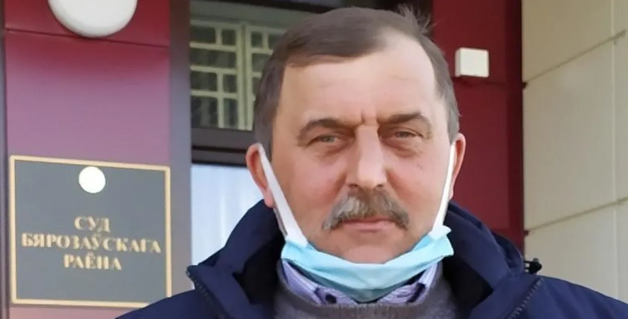 Апазіцыйнага дэпутата, які не ўжывае алкаголь, асудзілі за самагон
