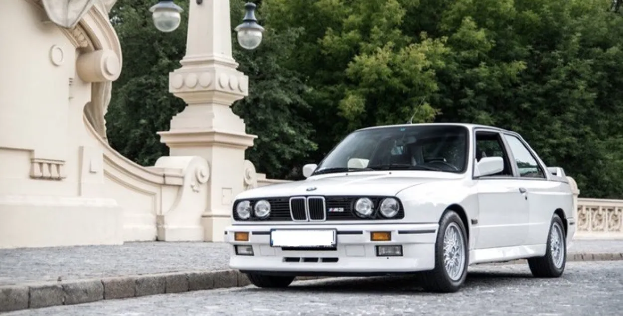 Жыхар Віцебска з дапамогай эвакуатара скраў BMW і разабраў яго на запчасткі
